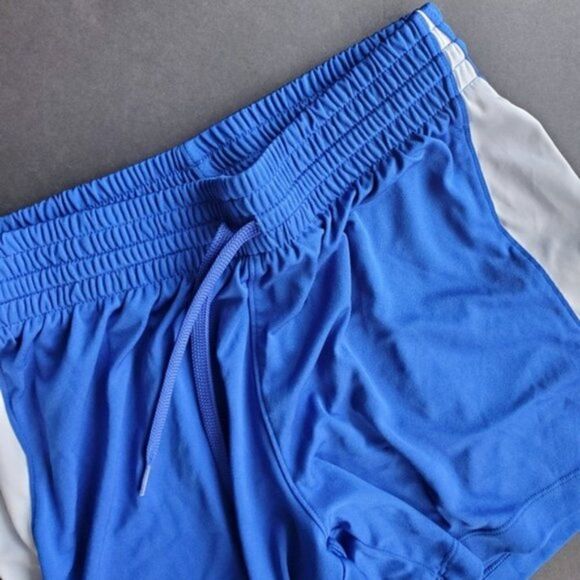 💍Under Armour Blue and white shorts - Picture 3 of 7